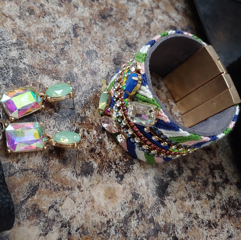 Plunder cuff and earrings